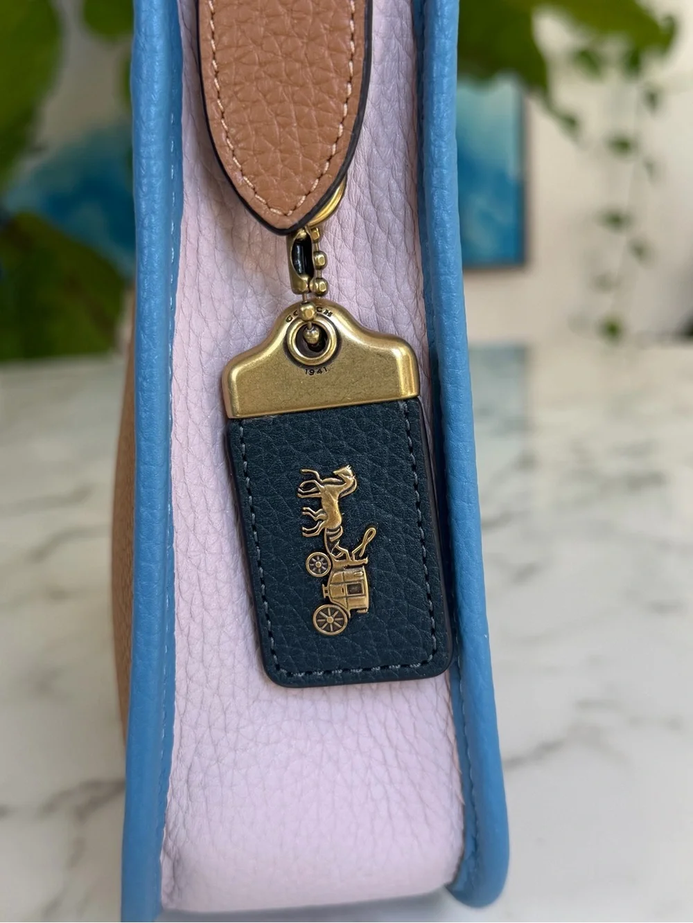 Coach new tag